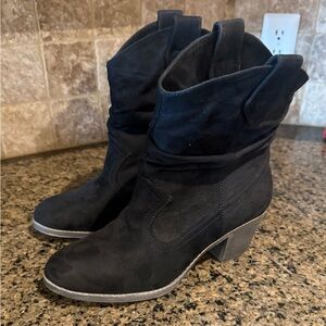 Black Suede Women's Ankle Boots size 10 $85